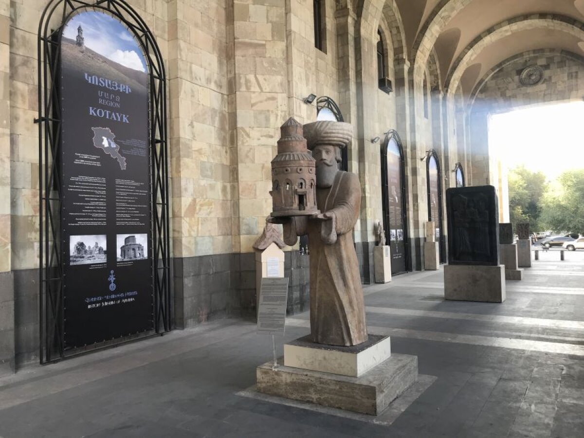 ALASHKERT - FCSB // VIDEO + FOTO Roș-albaștrii joacă în Erevan, orașul fascinant cărămiziu și roz