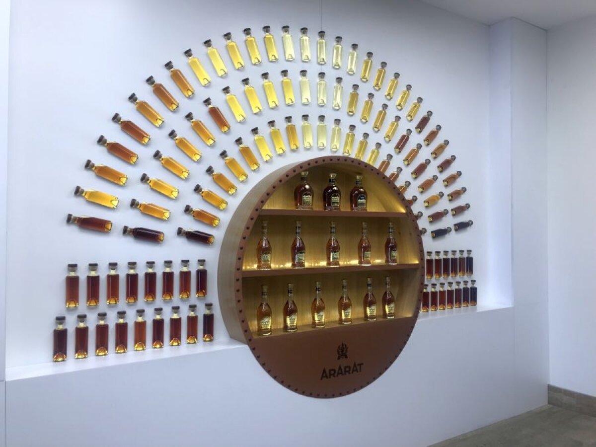 ALASHKERT - FCSB //FOTO  Incursiune printre butoaie de coniac » GSP a vizitat celebra fabrică din Armenia, unde Ion Iliescu și Traian Băsescu stau la loc de cinste