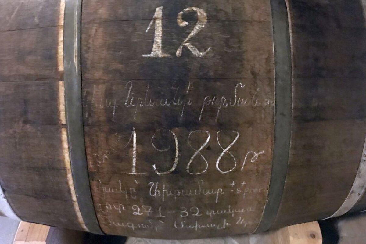 ALASHKERT - FCSB //FOTO  Incursiune printre butoaie de coniac » GSP a vizitat celebra fabrică din Armenia, unde Ion Iliescu și Traian Băsescu stau la loc de cinste