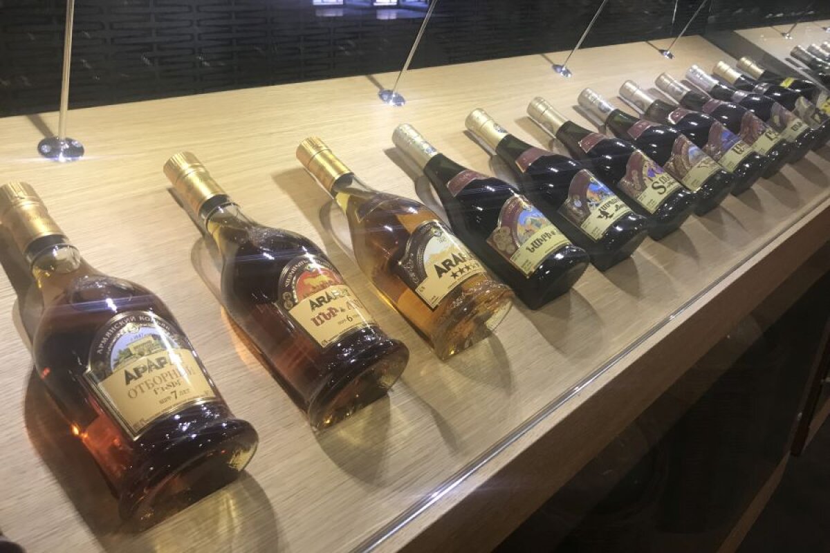 ALASHKERT - FCSB //FOTO  Incursiune printre butoaie de coniac » GSP a vizitat celebra fabrică din Armenia, unde Ion Iliescu și Traian Băsescu stau la loc de cinste