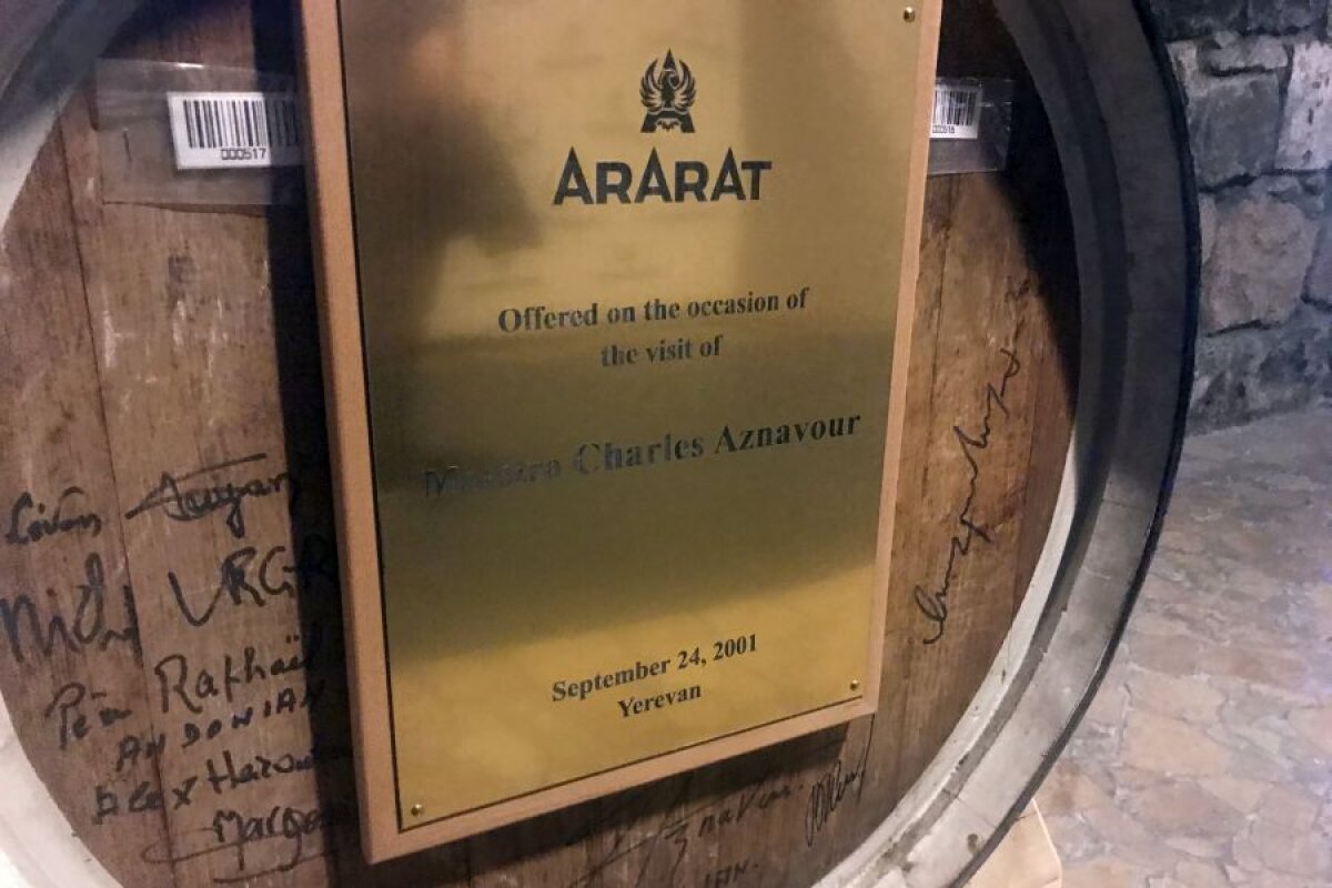 ALASHKERT - FCSB //FOTO  Incursiune printre butoaie de coniac » GSP a vizitat celebra fabrică din Armenia, unde Ion Iliescu și Traian Băsescu stau la loc de cinste