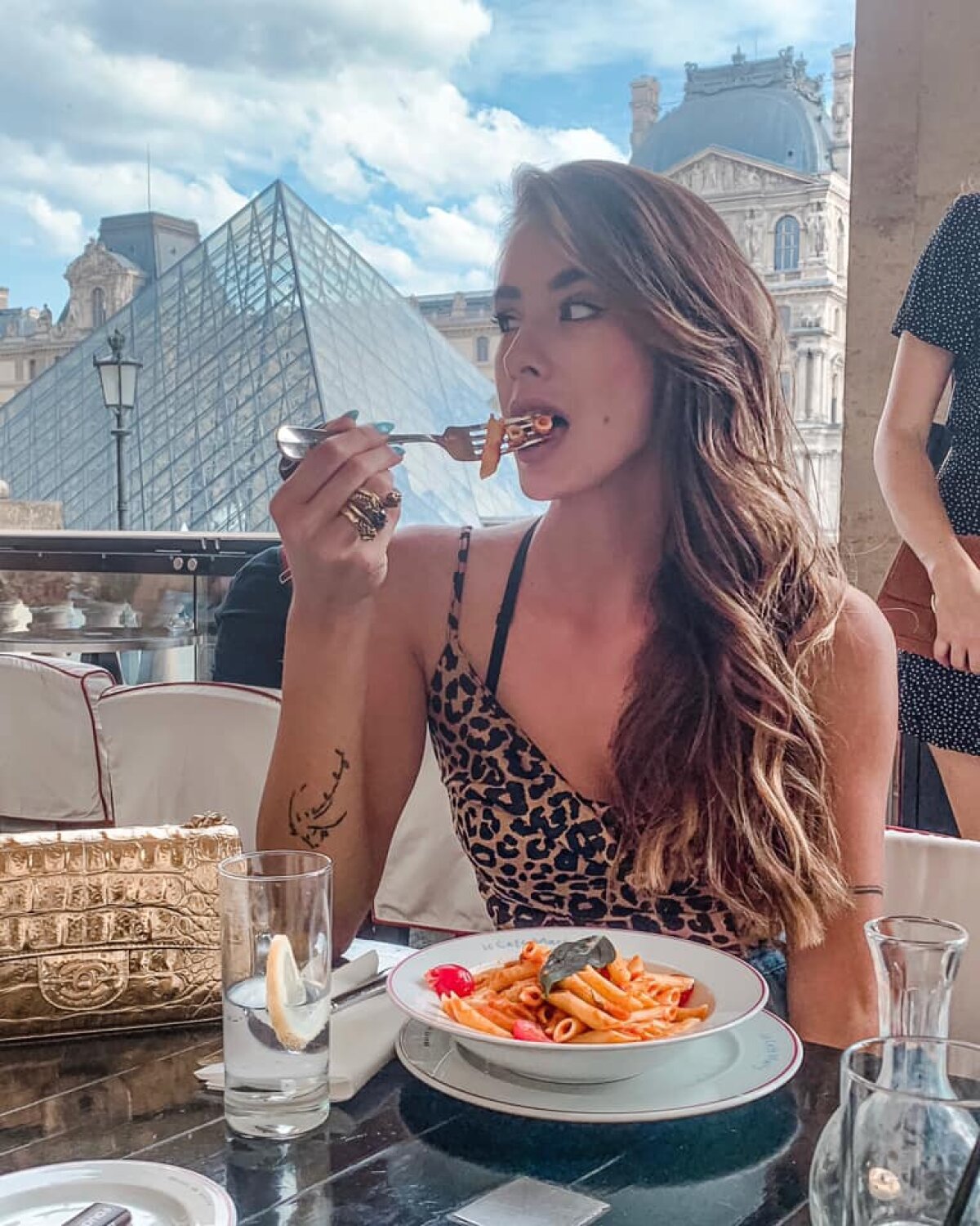 FOTO Brenda Patea, modelul româno-german care voia să-l vadă pe Ronald Gavril luptând în această seară! Meciul a fost anulat