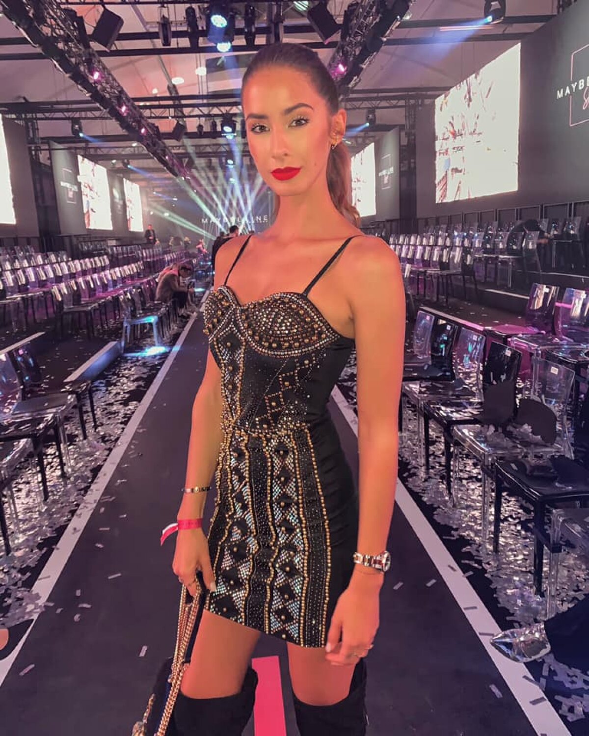 FOTO Brenda Patea, modelul româno-german care voia să-l vadă pe Ronald Gavril luptând în această seară! Meciul a fost anulat