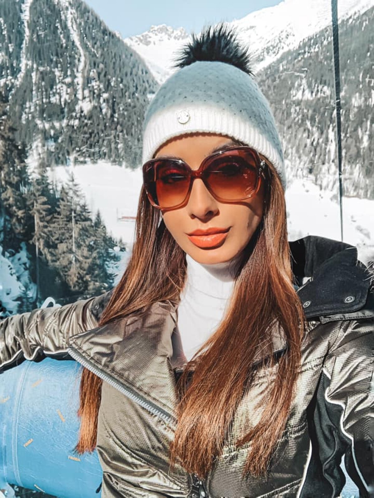 FOTO Brenda Patea, modelul româno-german care voia să-l vadă pe Ronald Gavril luptând în această seară! Meciul a fost anulat