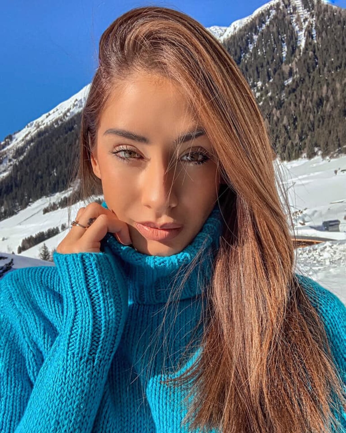 FOTO Brenda Patea, modelul româno-german care voia să-l vadă pe Ronald Gavril luptând în această seară! Meciul a fost anulat