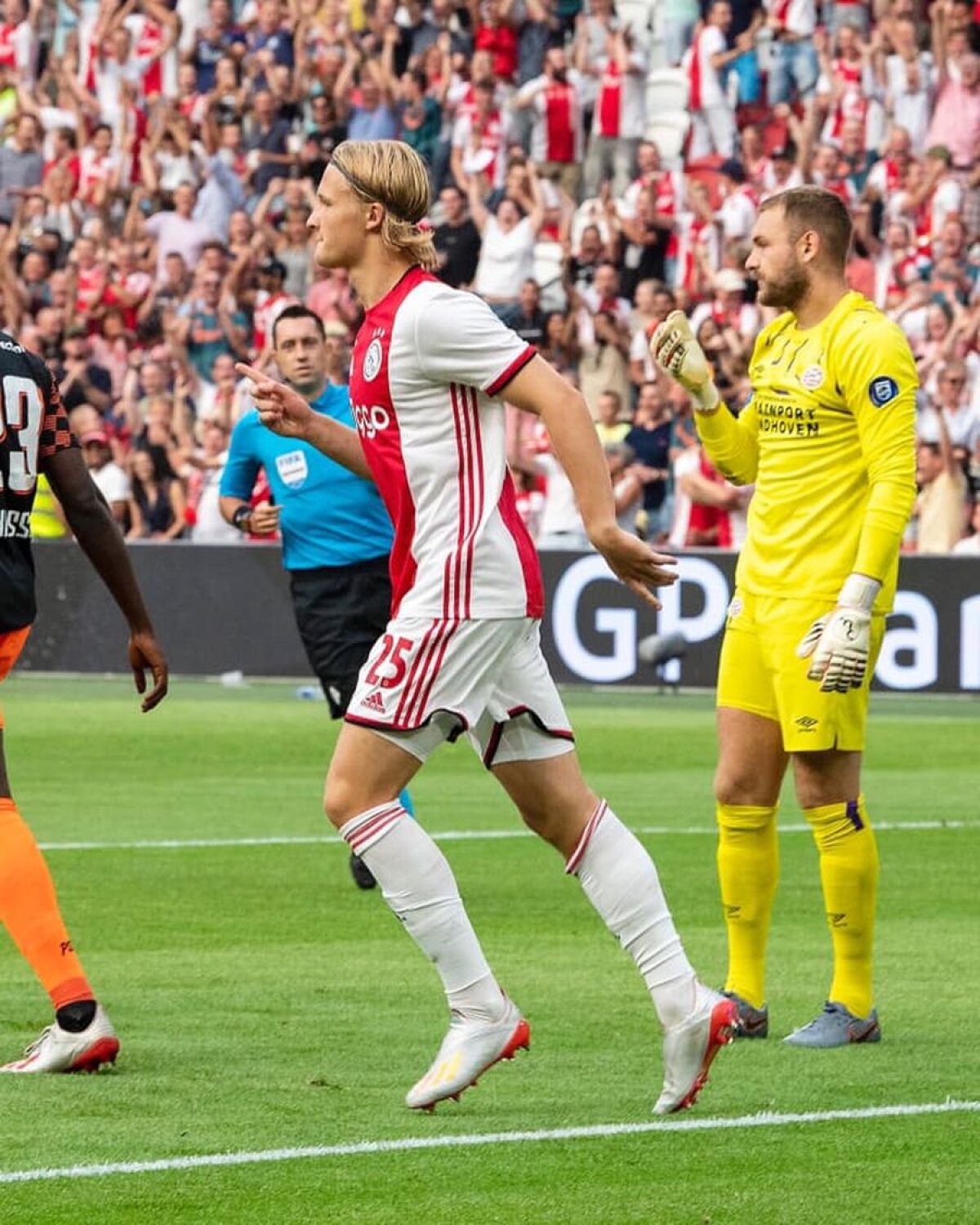 AJAX - PSV 2-0 // VIDEO + FOTO Răzvan Marin a câștigat Supercupa Olandei la debutul pentru Ajax! Cum s-a descurcat internaționalul român