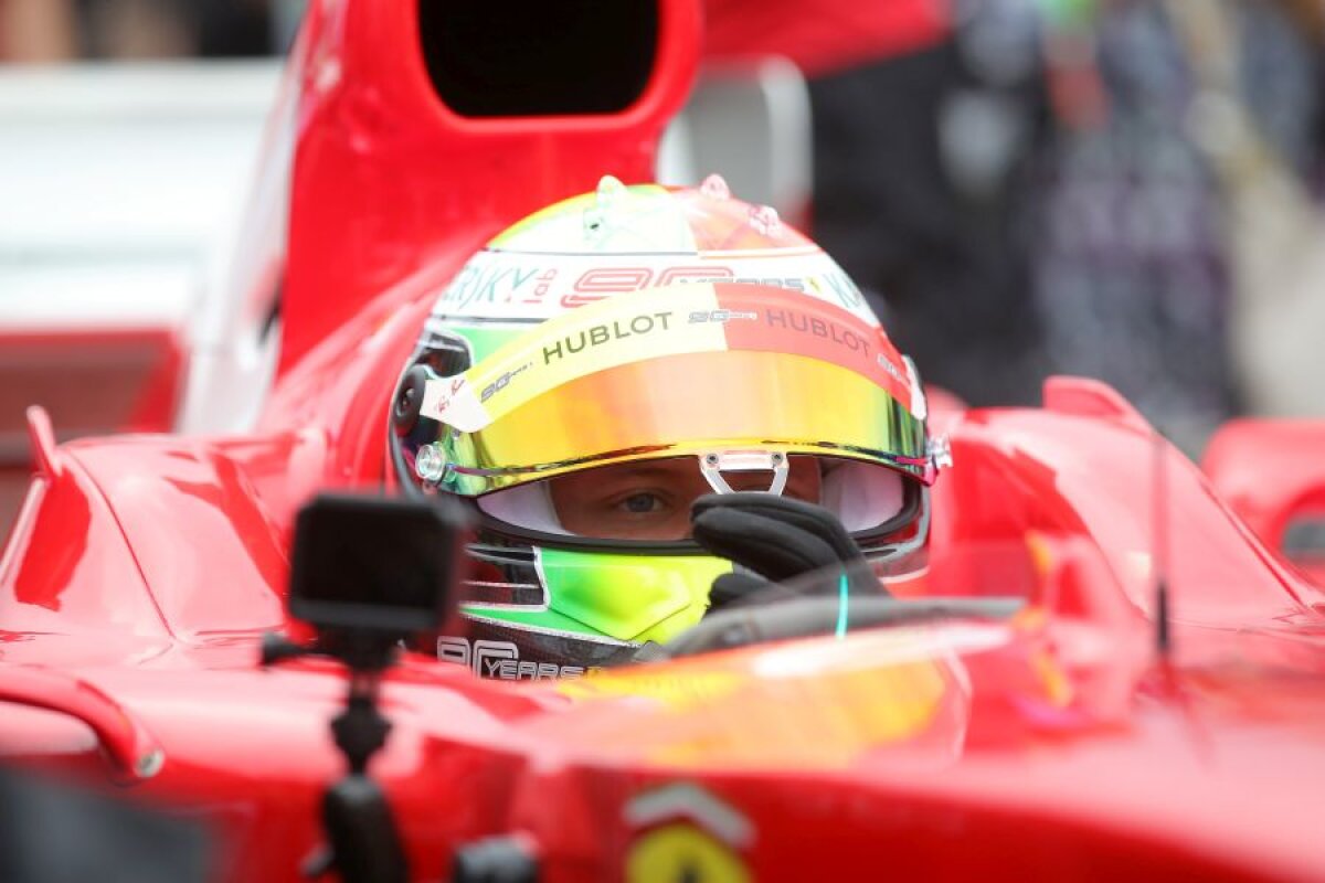 FORMULA 1 // VIDEO + FOTO Moment emoționant în Germania » Mick Schumacher a pilotat mașina tatălui său pe circuit