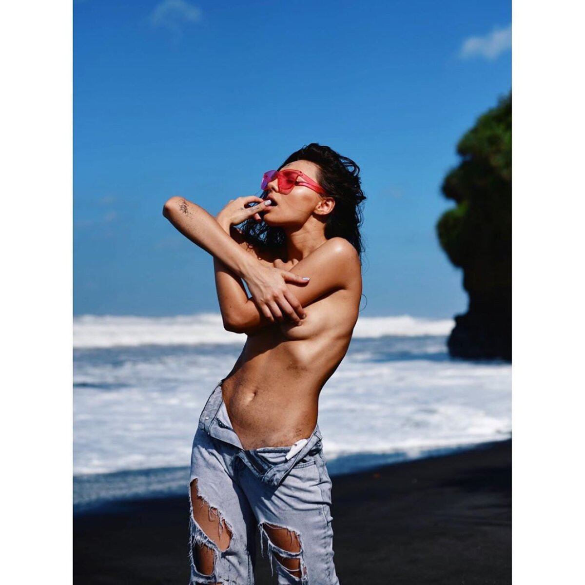 FOTO Ana-Andreea Tomouanu, frumoasa brunetă urmărită pe Instagram de Victor Slav și de fotbaliști din România