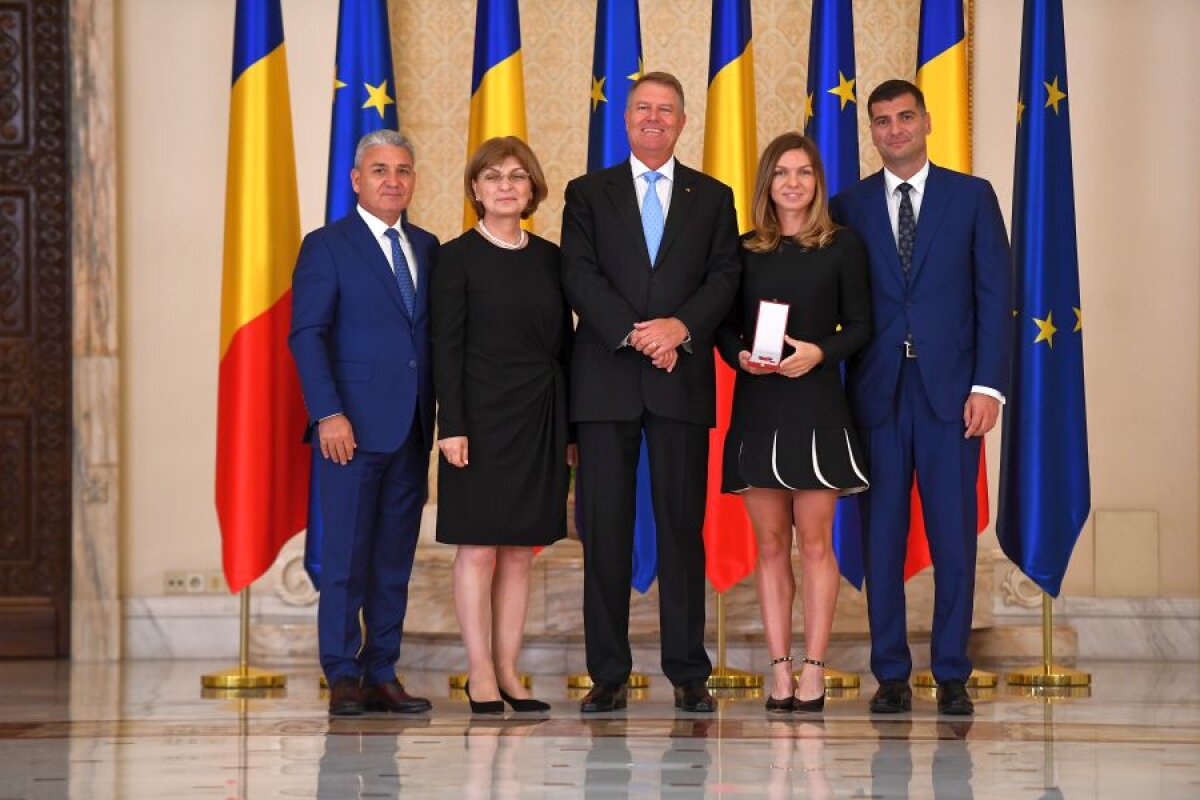 VIDEO // Simona Halep, decorată de președintele Klaus Iohannis cu „Ordinul Steaua României”» Campioana, alături de iubit la Cotroceni