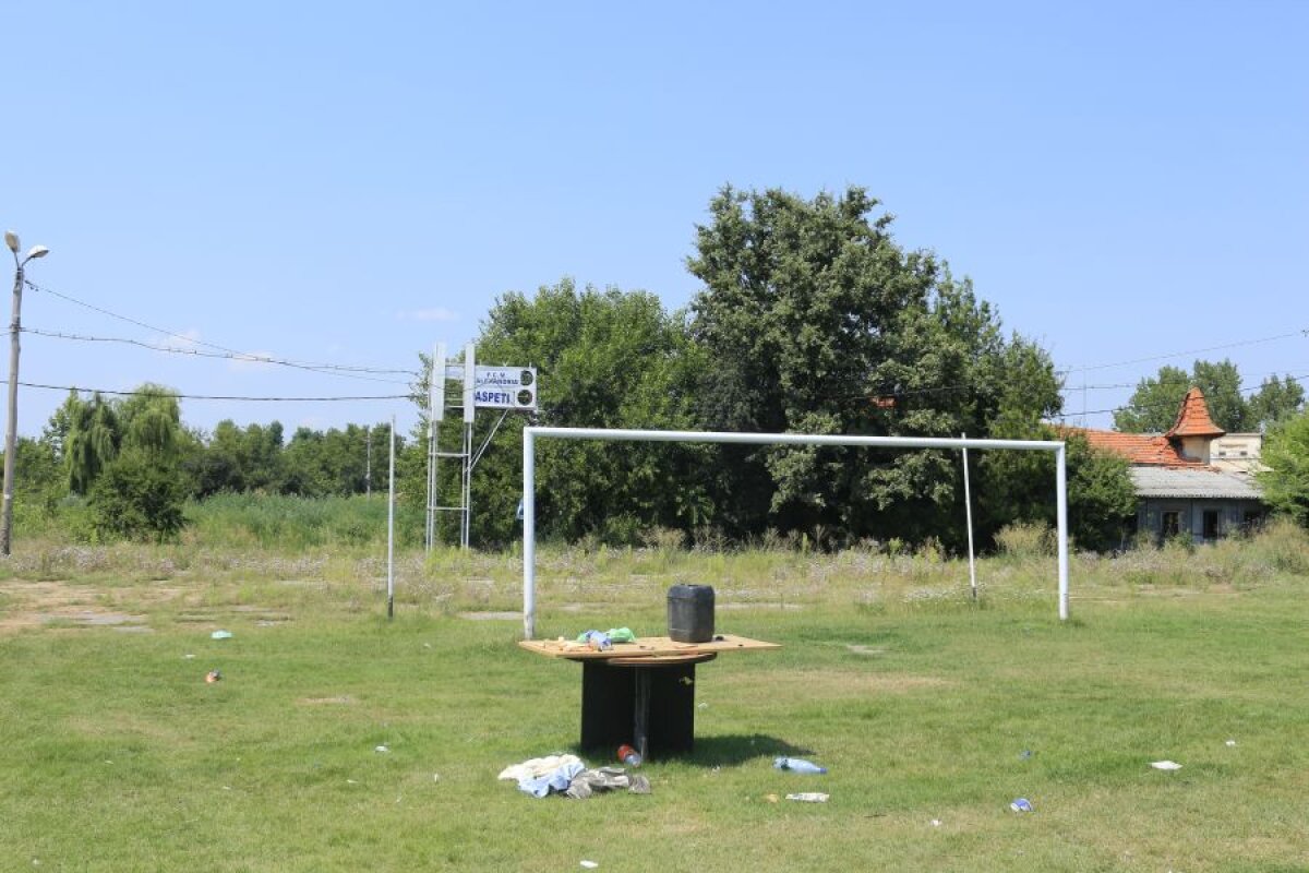 GALERIE FOTO Încă un stadion modern în România! Demolarea vechii arene a început deja