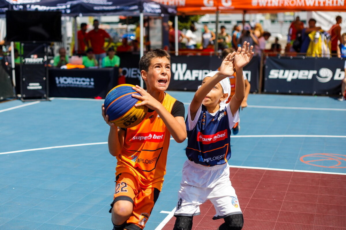 GALERIE FOTO Și la Ploiești au fost pe val: Cabron i-a premiat pe cei mai buni baschetbaliști de la Ploiești Streetball