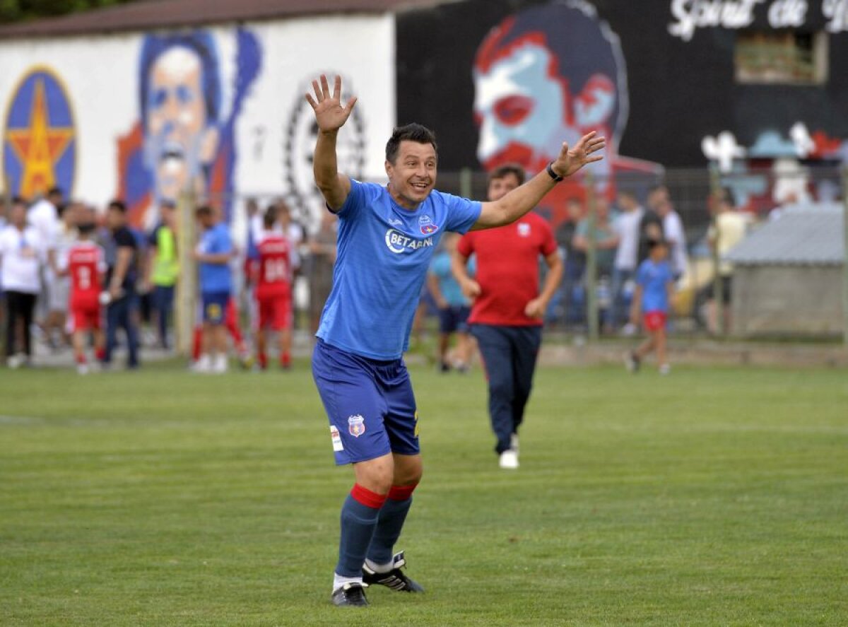 CSA STEAUA - CS MIHAI BRAVU 8-0 // VIDEO+FOTO Roș-albaștrii s-au calificat în turul II al Cupei României, la debutul lui Daniel Oprița » Mesajele ultrașilor după crima de la Caracal