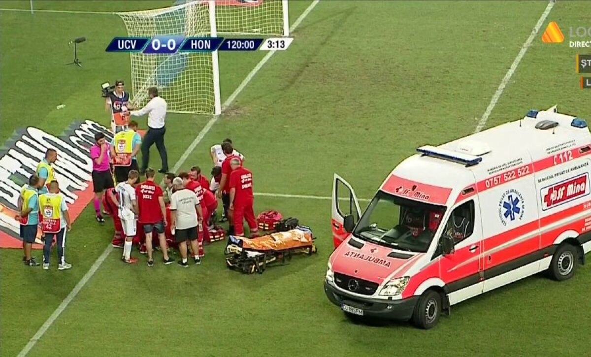 INCIDENTE CRAIOVA - HONVED // FOTO 30 de minute NU s-a jucat pe „Ion Oblemenco”! Arbitrul a fost lovit din peluză, meciul s-a reluat cu rezerva la centru