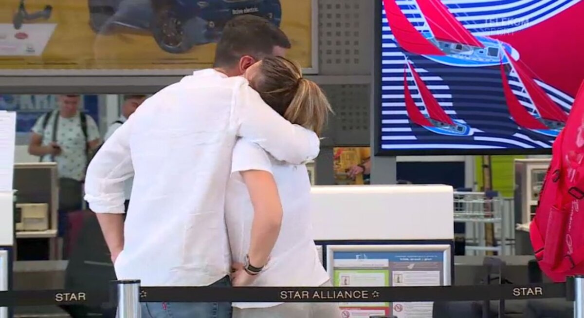 FOTO Simona Halep a plecat spre Canada » Îmbrățișări tandre cu iubitul pe aeroport + Ce obiectiv și-a setat campioana de la Wimbledon