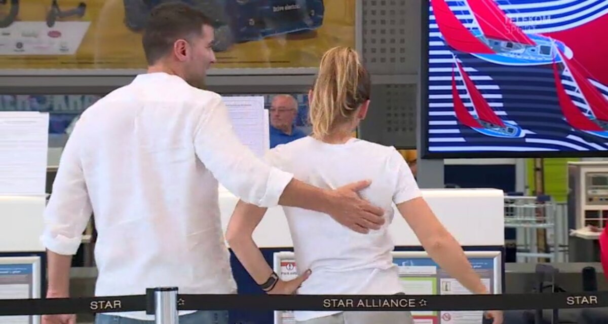 FOTO Simona Halep a plecat spre Canada » Îmbrățișări tandre cu iubitul pe aeroport + Ce obiectiv și-a setat campioana de la Wimbledon