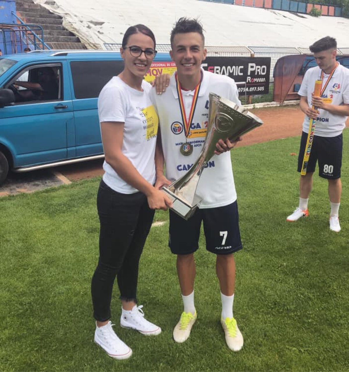 DINAMO - CLINCENI 4-2 / FOTO Iubita sexy a tânărului dinamovist Andreas Mihaiu l-a încurajat cu Clinceni » E handbalistă și a făcut senzație în tribună