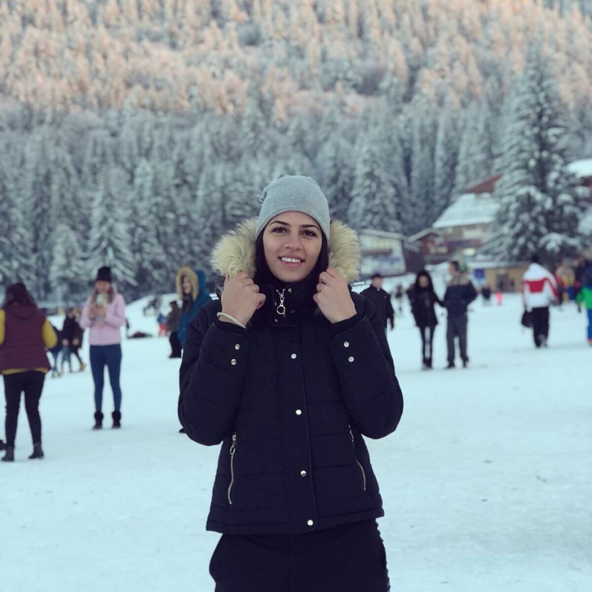 DINAMO - CLINCENI 4-2 / FOTO Iubita sexy a tânărului dinamovist Andreas Mihaiu l-a încurajat cu Clinceni » E handbalistă și a făcut senzație în tribună