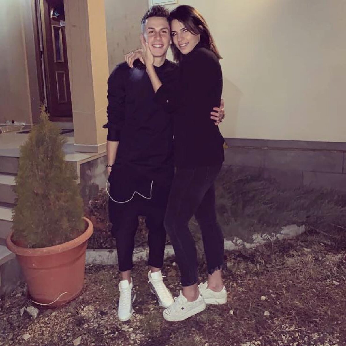 DINAMO - CLINCENI 4-2 / FOTO Iubita sexy a tânărului dinamovist Andreas Mihaiu l-a încurajat cu Clinceni » E handbalistă și a făcut senzație în tribună