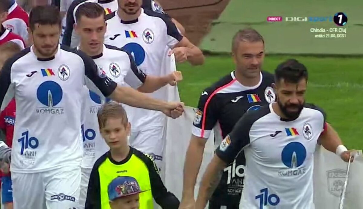 FC BOTOȘANI - GAZ METAN // FOTO Edward Iordănescu, banner uriaș de la propriii jucători » Antrenorul e în Elveția la investigații