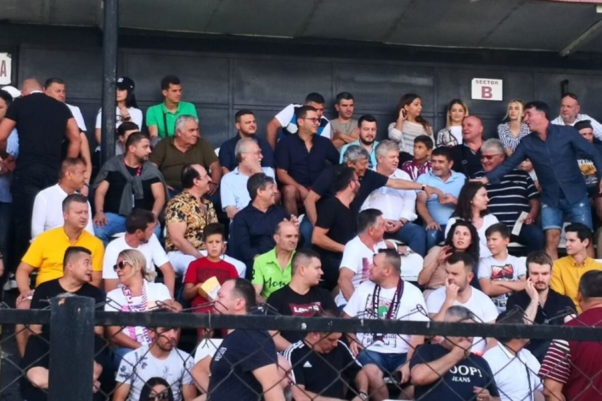 RAPID - FARUL 0-0 // Primul meci din Liga 2 al giuleștenilor a atras nume mari la stadion: lângă cine a văzut meciul Mircea Lucescu