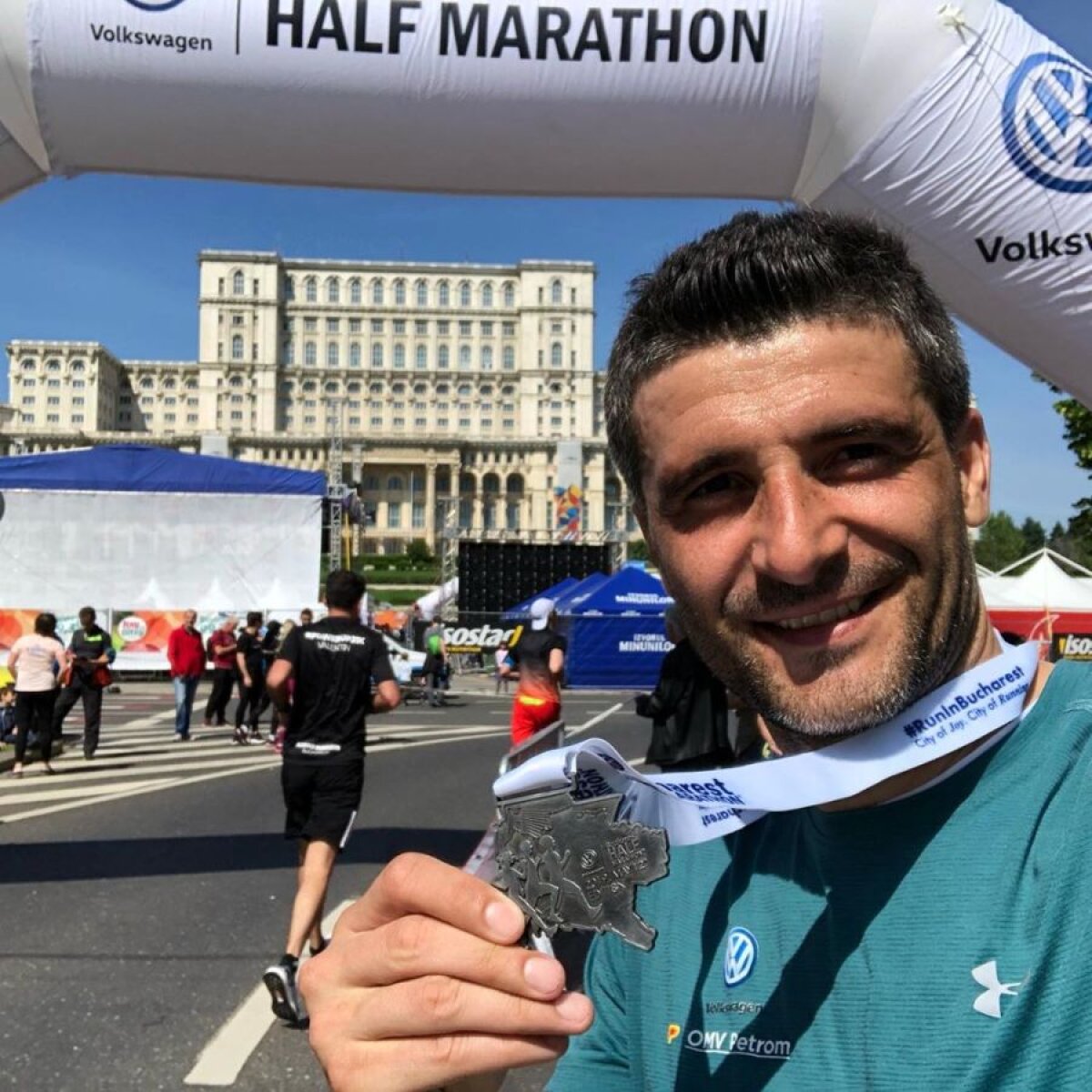 INSTASPORT // Daniel Niculae a rămas sportiv! Participă constant la maratoane și joacă tenis cu prietenii