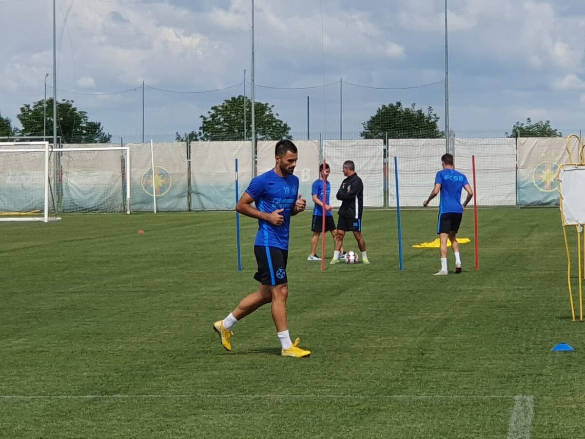 ASTRA - FCSB // VIDEO+FOTO Ionuț Panțîru, prima apariție oficială după transferul la FCSB: „Antrenorul nu e problema noastră! E treaba domnului Becali” + 5 nume noi la antrenament