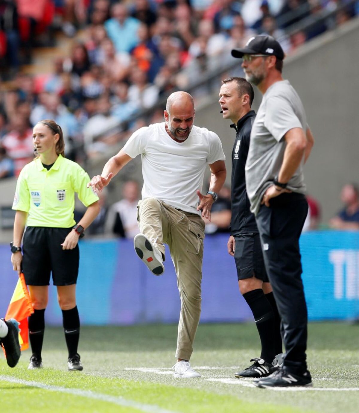 LIVERPOOL - MANCHESTER CITY 1-1, 4-5 la pen., SUPERCUPA ANGLIEI / FOTO Pep Guardiola, la un pas să-și rupă tricoul de nervi!