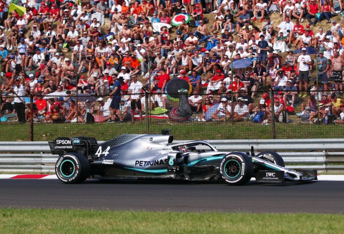 MARELE PREMIU AL UNGARIEI // FOTO Lewis Hamilton, a opta victorie a sezonului, pe „Hungaroring” » Britanicul l-a devansat pe Verstappen după un final palpitant