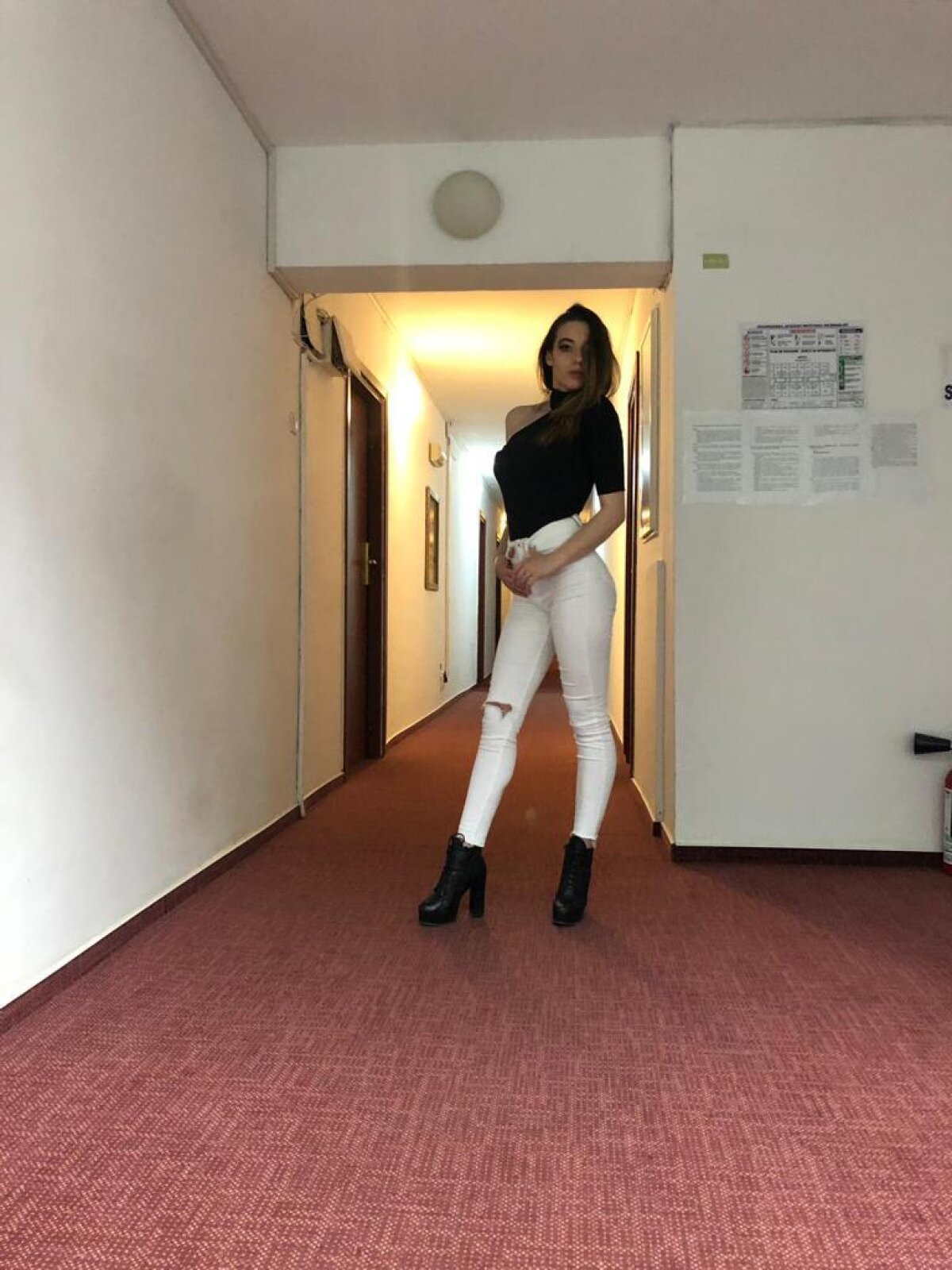 FOTO Ea e „Prințesa de la Deva” » Imagini spectaculoase cu Dora Vulcan, una dintre cele mai frumoase gimnaste din România