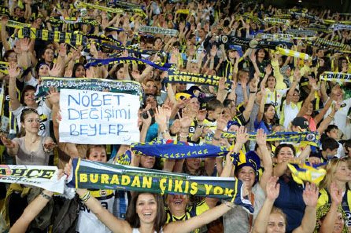 CRAIOVA - AEK ATENA // VIDEO+FOTO Iau copiii cu asalt stadionul? Cum pot specula oltenii un pasaj din regulamentul UEFA + două precedente din România