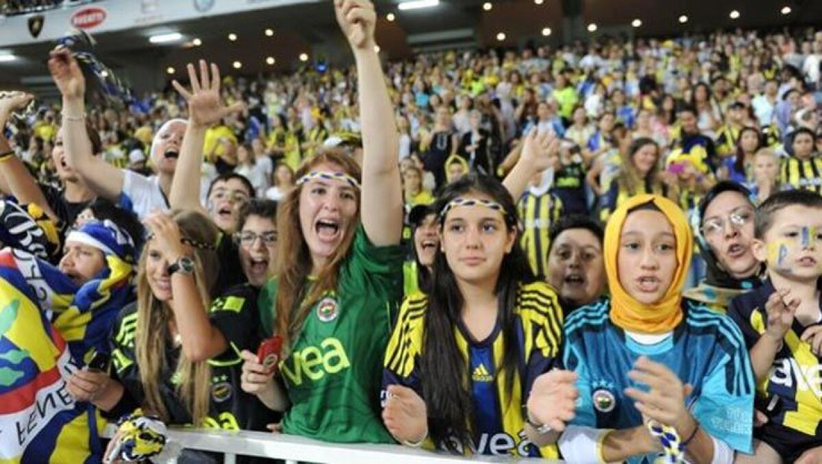 CRAIOVA - AEK ATENA // VIDEO+FOTO Iau copiii cu asalt stadionul? Cum pot specula oltenii un pasaj din regulamentul UEFA + două precedente din România