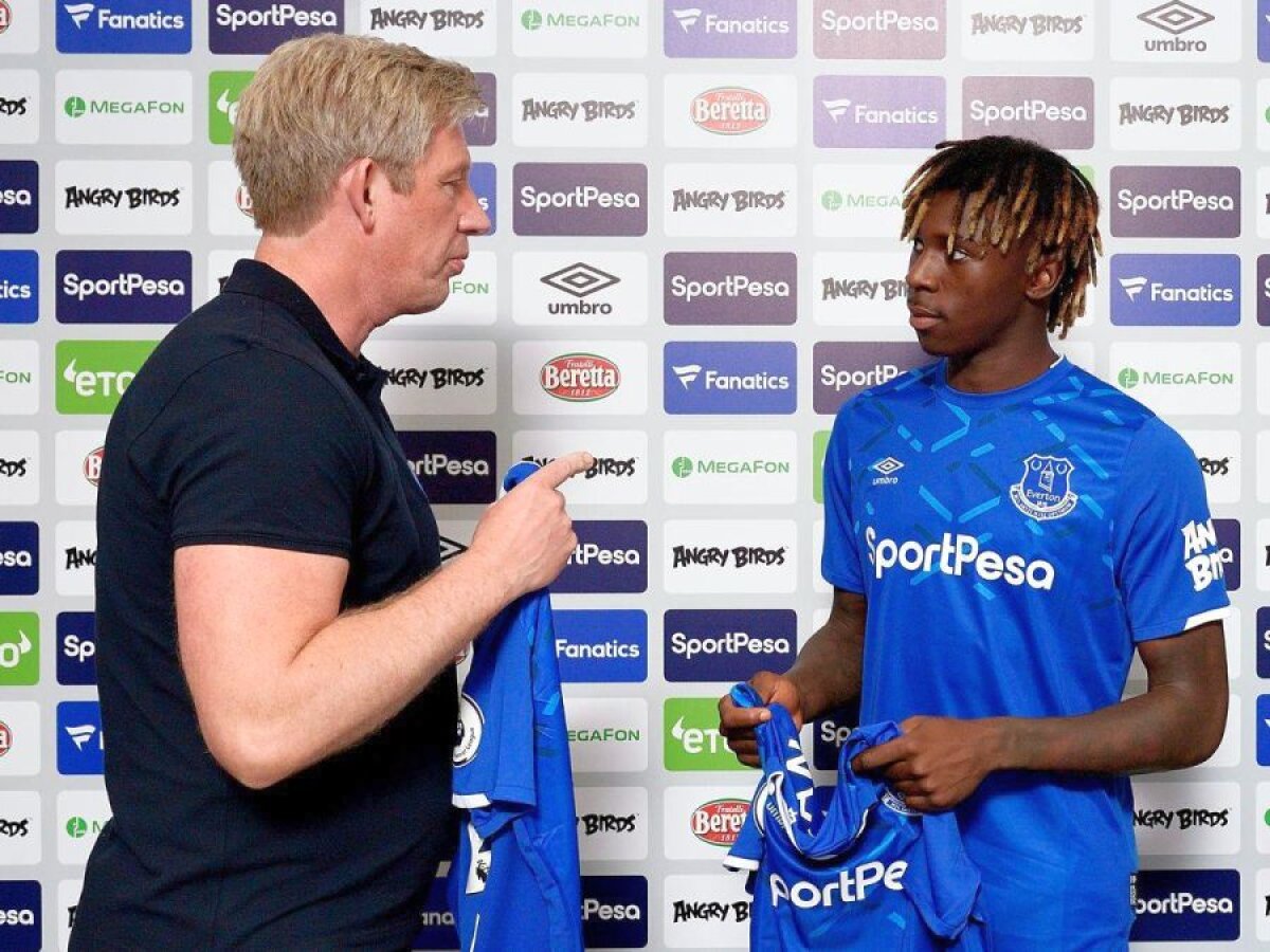 VIDEO + FOTO Gestul emoționant făcut de Everton la prezentarea lui Moise Kean » L-a transferat cu tot cu mamă! 