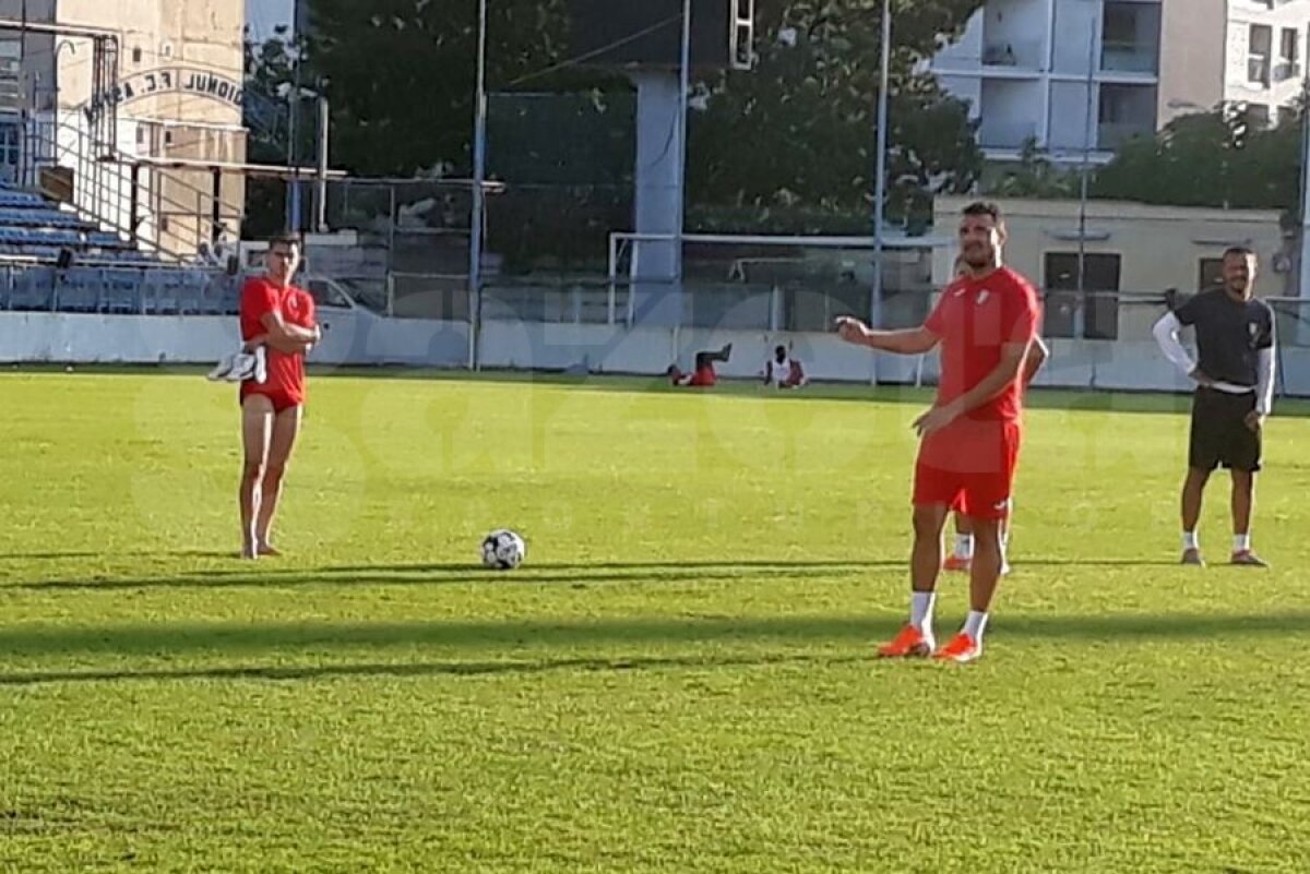EXCLUSIV FOTO Îl pierde Gigi Becali pe Constantin Budescu? Mijlocașul s-a antrenat azi alături de Astra Giurgiu