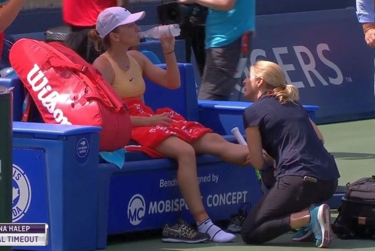 SIMONA HALEP - JENNIFER BRADY // FOTO Ce nu s-a văzut la TV » Simona Halep, probleme medicale înaintea setului decisiv