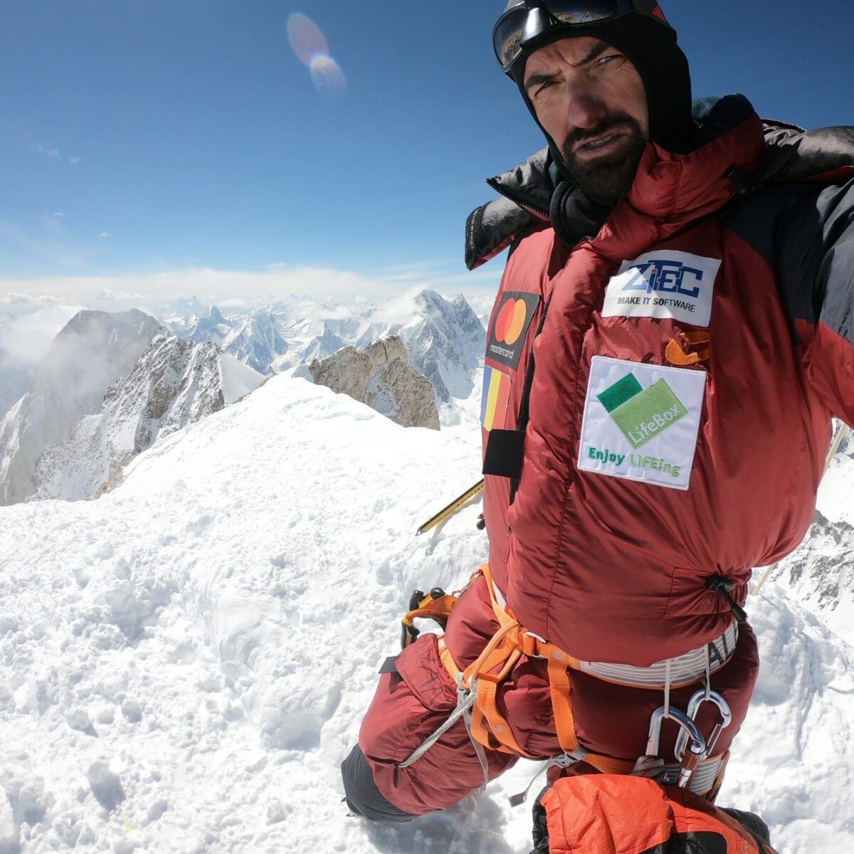 Alex Găvan, o nouă performanță remarcabilă: a escaladat Gasherbrum II, al 7-lea vârf de peste 8000 de metri, fără oxigen suplimentar