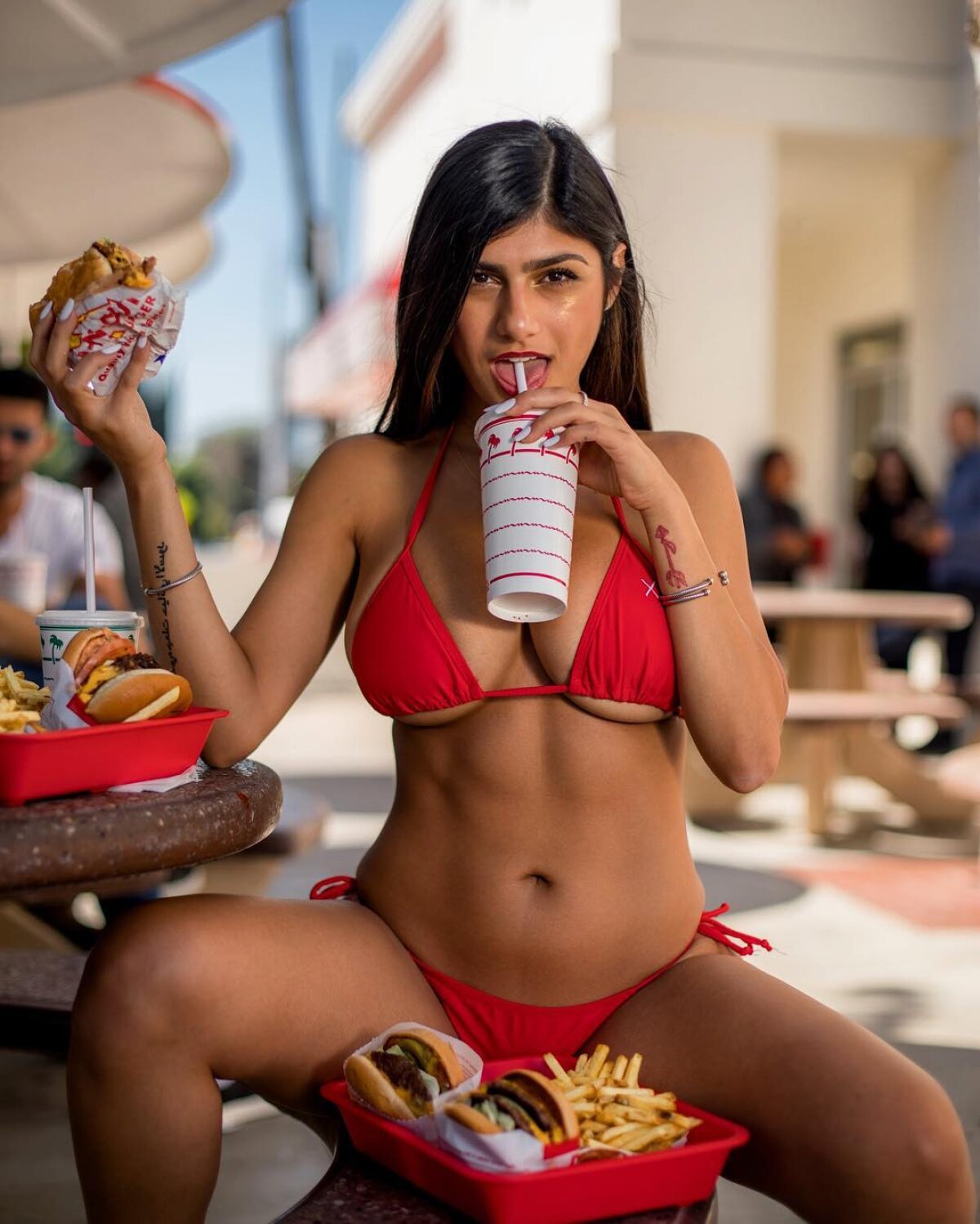 FOTO Câți bani a câștigat Mia Khalifa din filmele porno: suma e surprinzătoare!