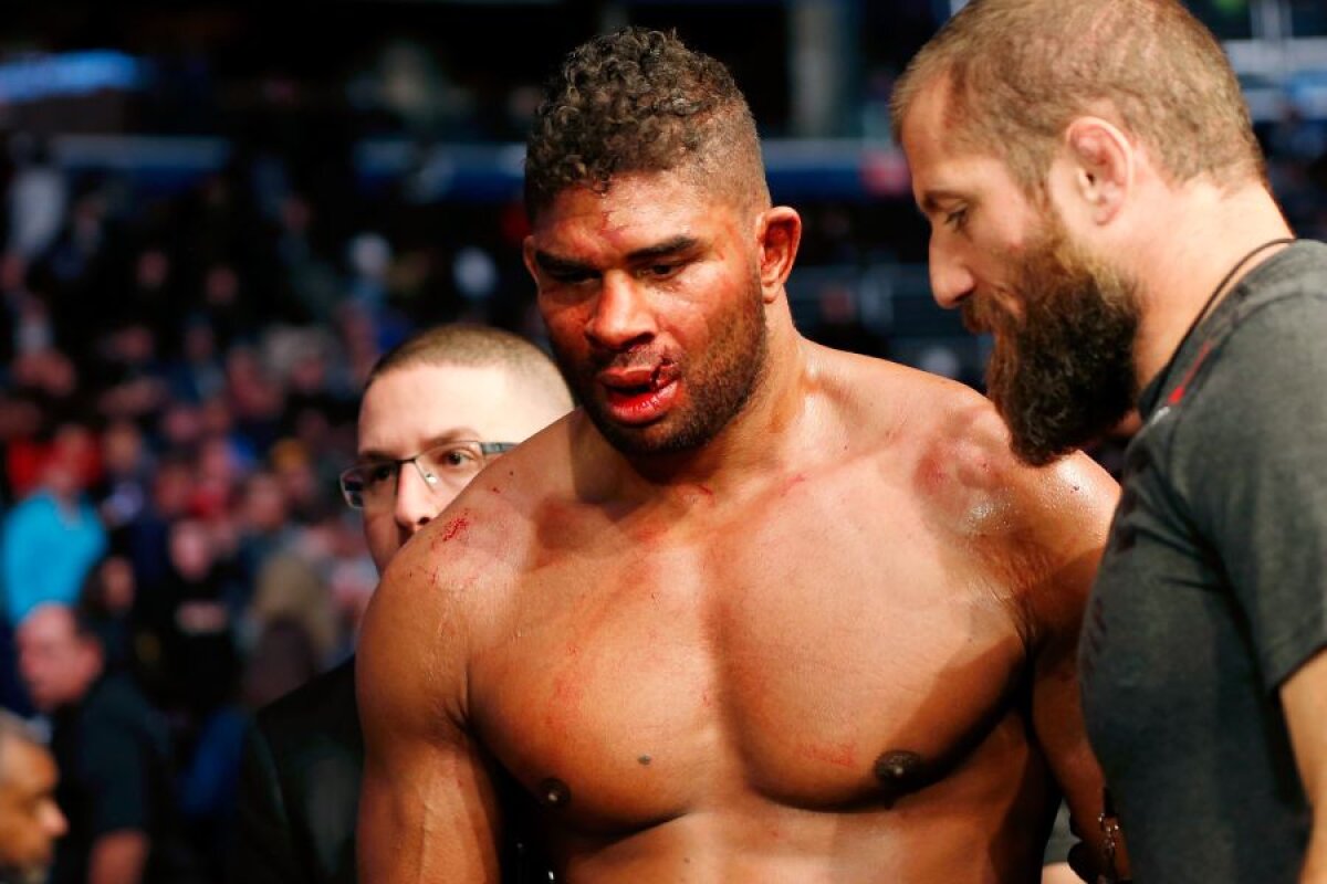 VIDEO + FOTO Alistair Overeem, accidentare HORROR! Nu s-a mai văzut așa ceva în istoria UFC! Atenție, imagini care vă pot afecta emoțional