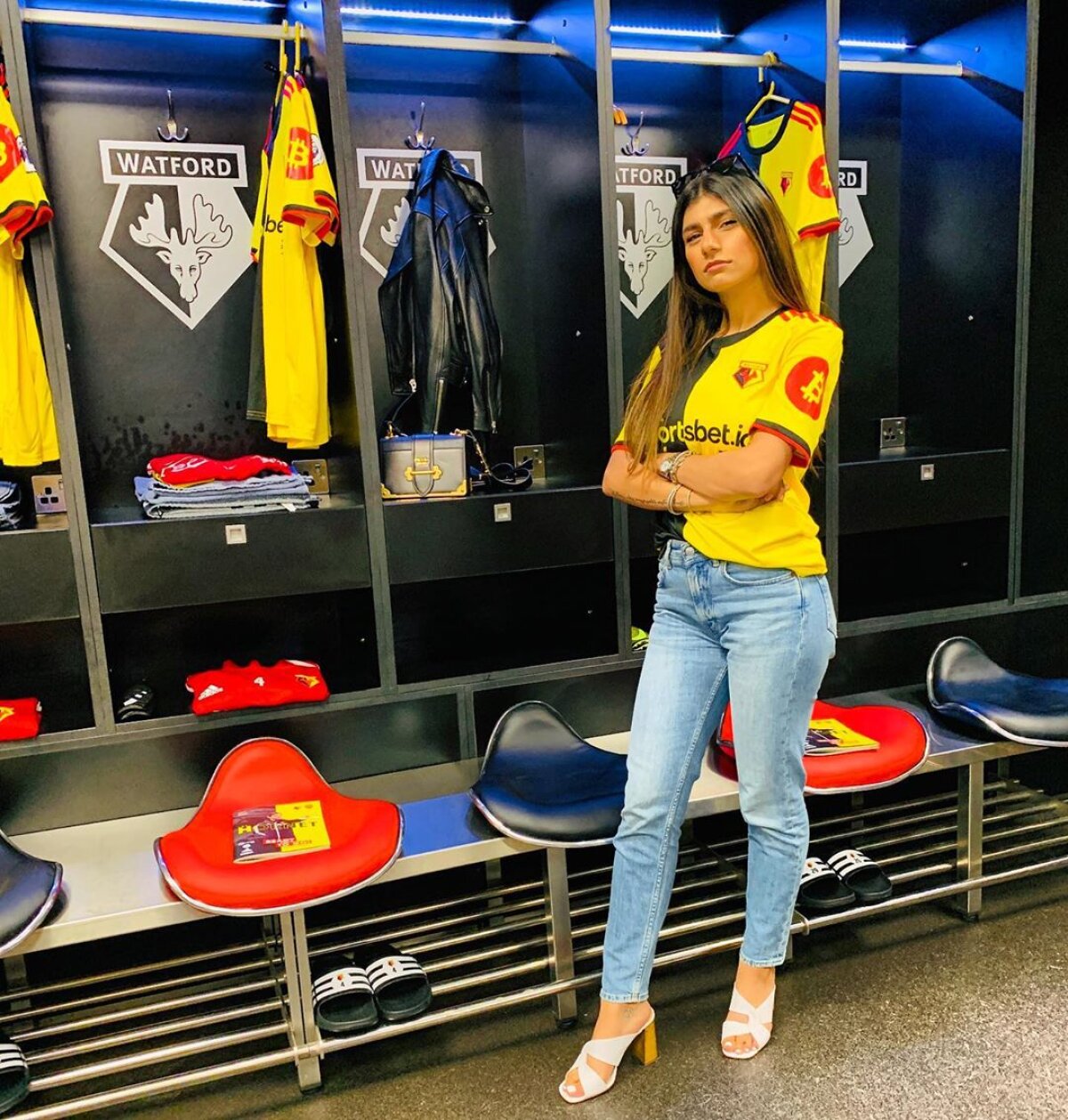 VIDEO OOPS! Mia Khalifa rupe internetul cu un nou clip incendiar: milioane de utilizatori l-au văzut!