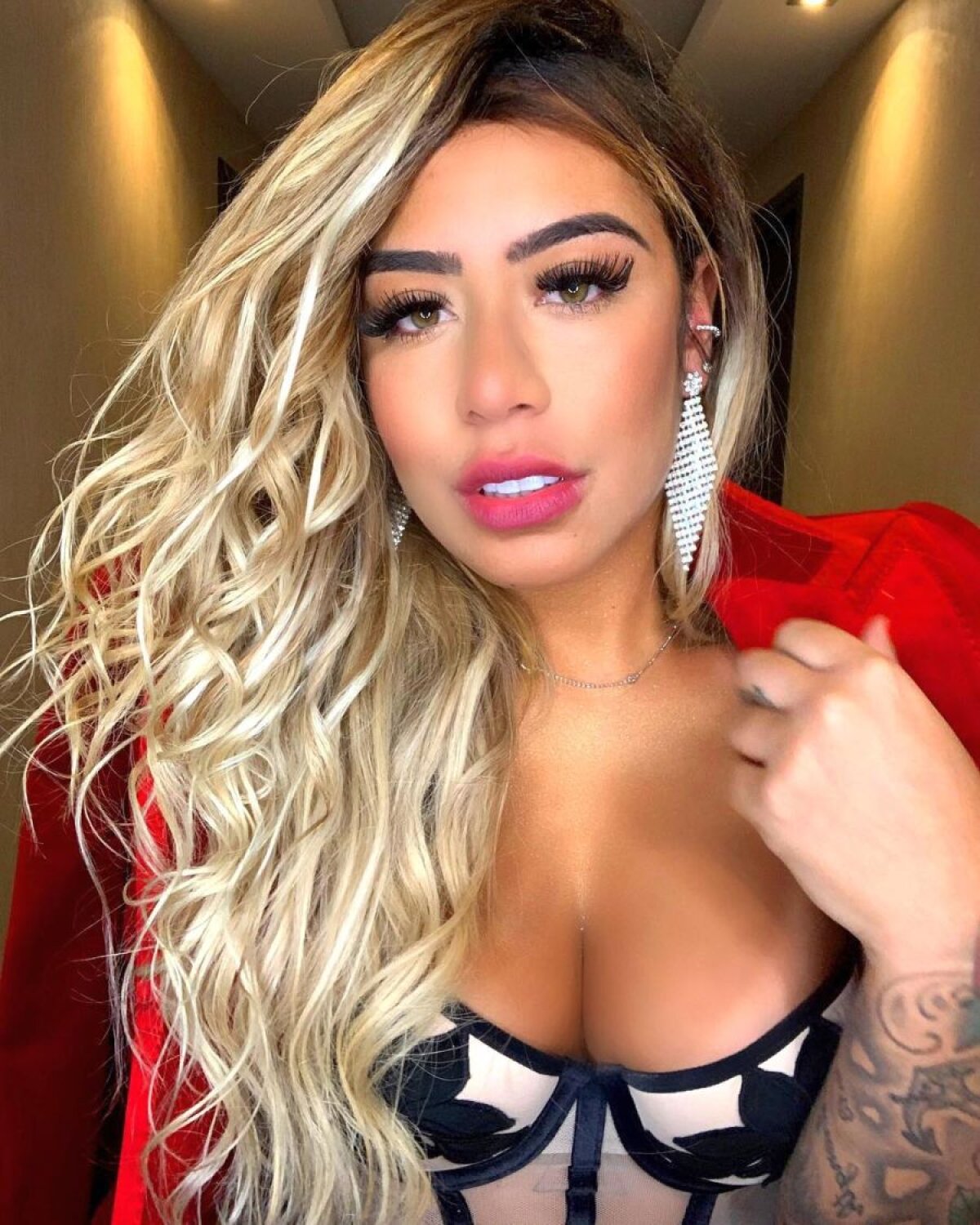 GALERIE FOTO Sora lui Neymar, vacanță într-un resort exclusivist din Brazilia! S-a pozat în cele mai hot ipostaze
