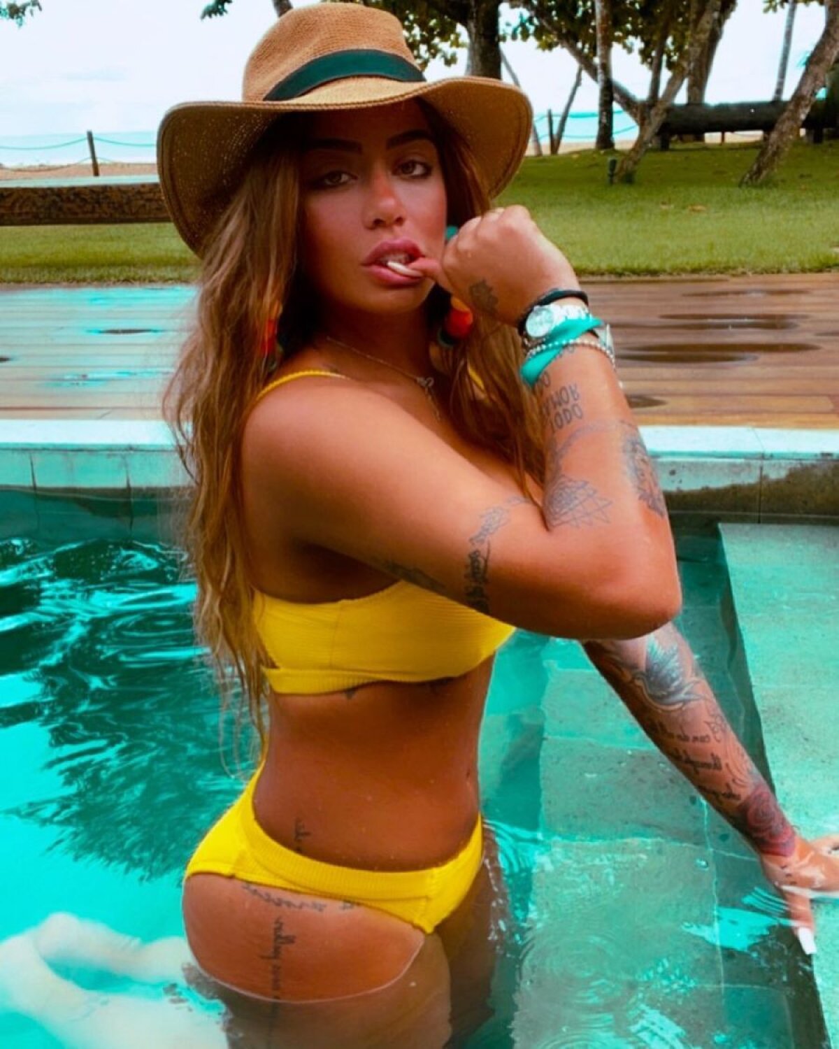 GALERIE FOTO Sora lui Neymar, vacanță într-un resort exclusivist din Brazilia! S-a pozat în cele mai hot ipostaze