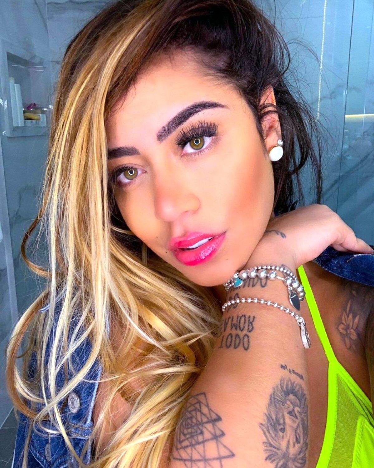 GALERIE FOTO Sora lui Neymar, vacanță într-un resort exclusivist din Brazilia! S-a pozat în cele mai hot ipostaze
