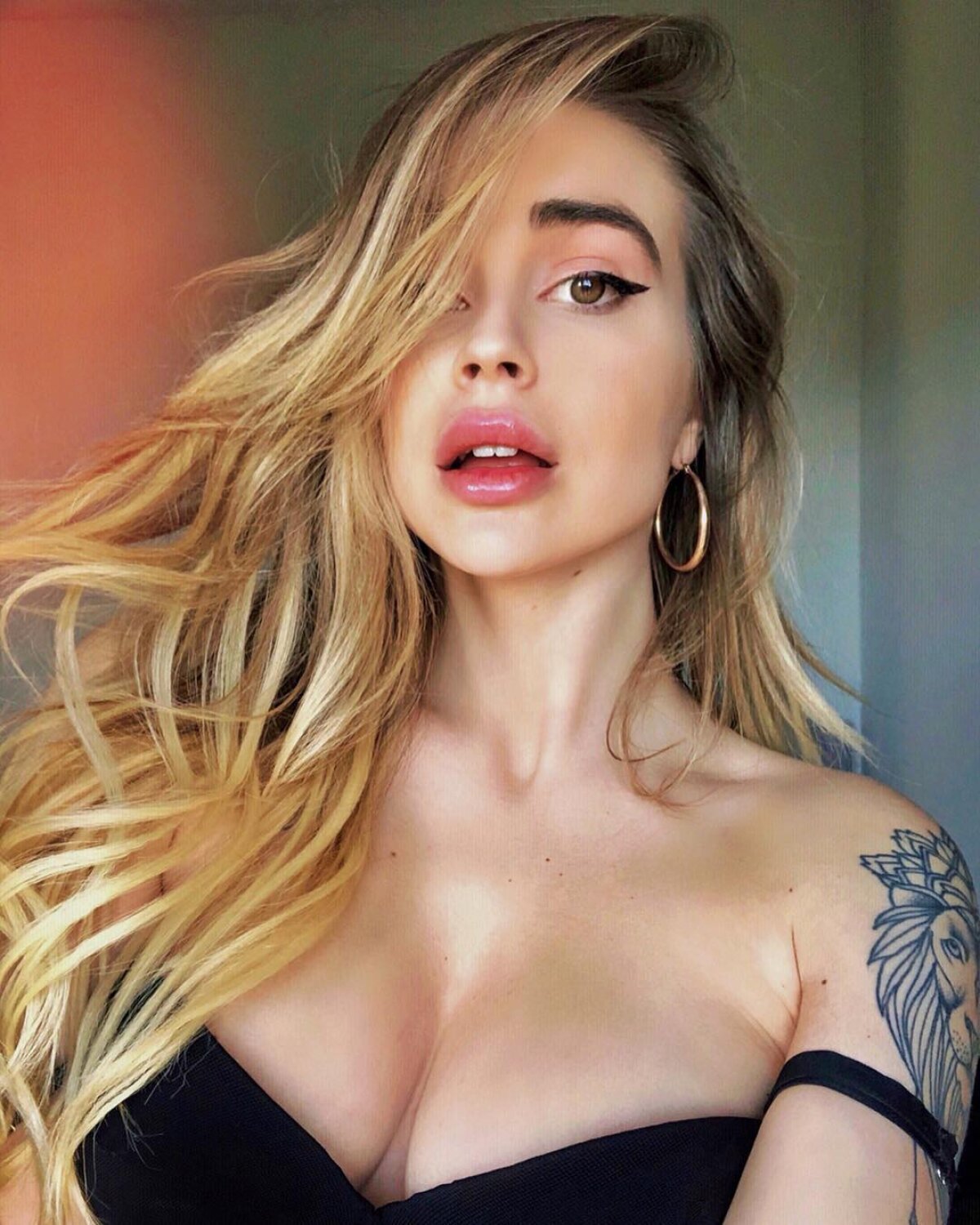 GALERIE FOTO Ginevra e fotomodel și influencer și i-a luat ochii unui fotbalist de la Vitoria Setubal! 