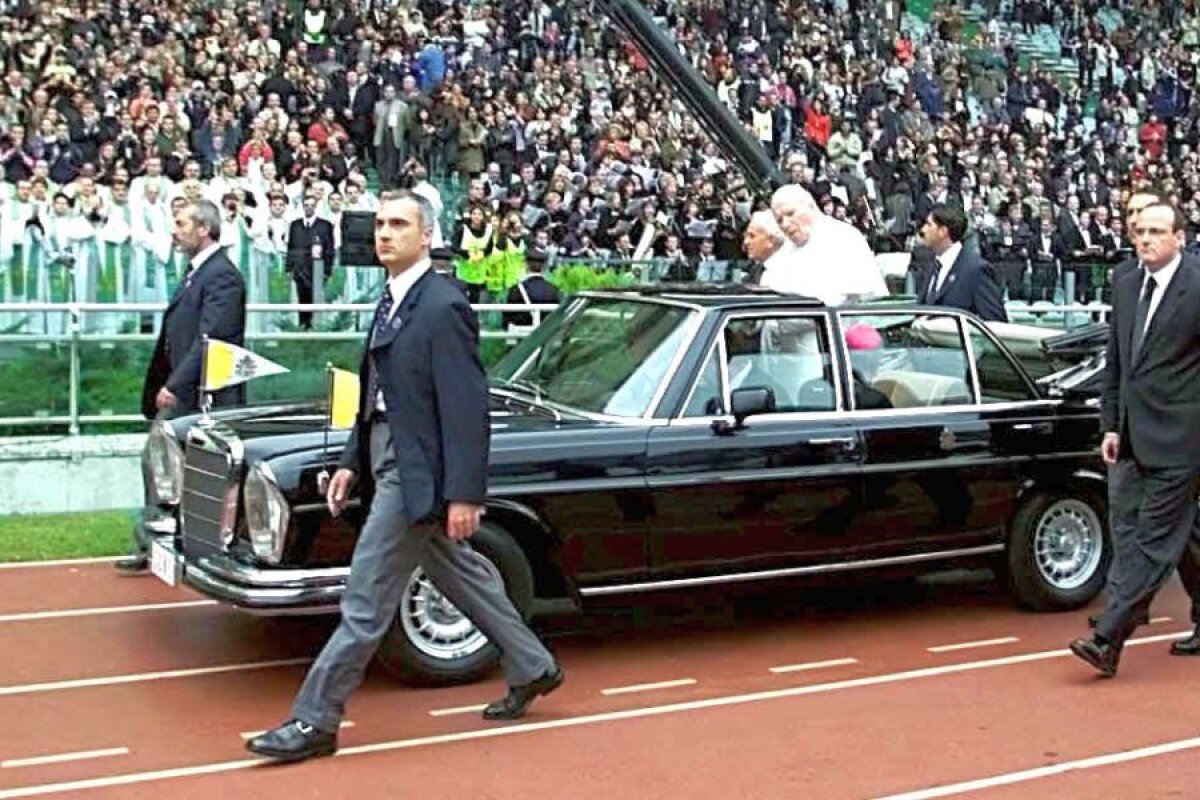 Papa Ioan Paul al II-lea. 100 de ani de la nașterea celui mai iubit Suveran Pontif: membru onorific la un club din Bundesliga și multiple legături cu sportul