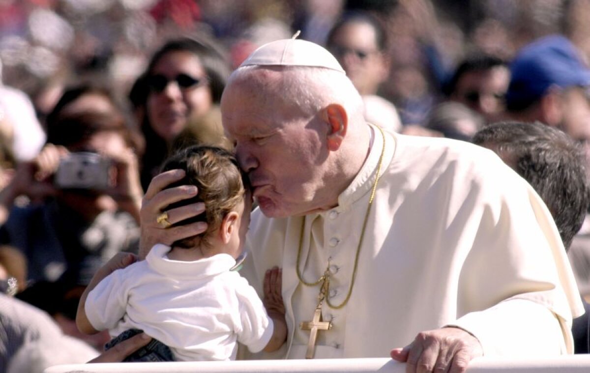 Papa Ioan Paul al II-lea. 100 de ani de la nașterea celui mai iubit Suveran Pontif: membru onorific la un club din Bundesliga și multiple legături cu sportul