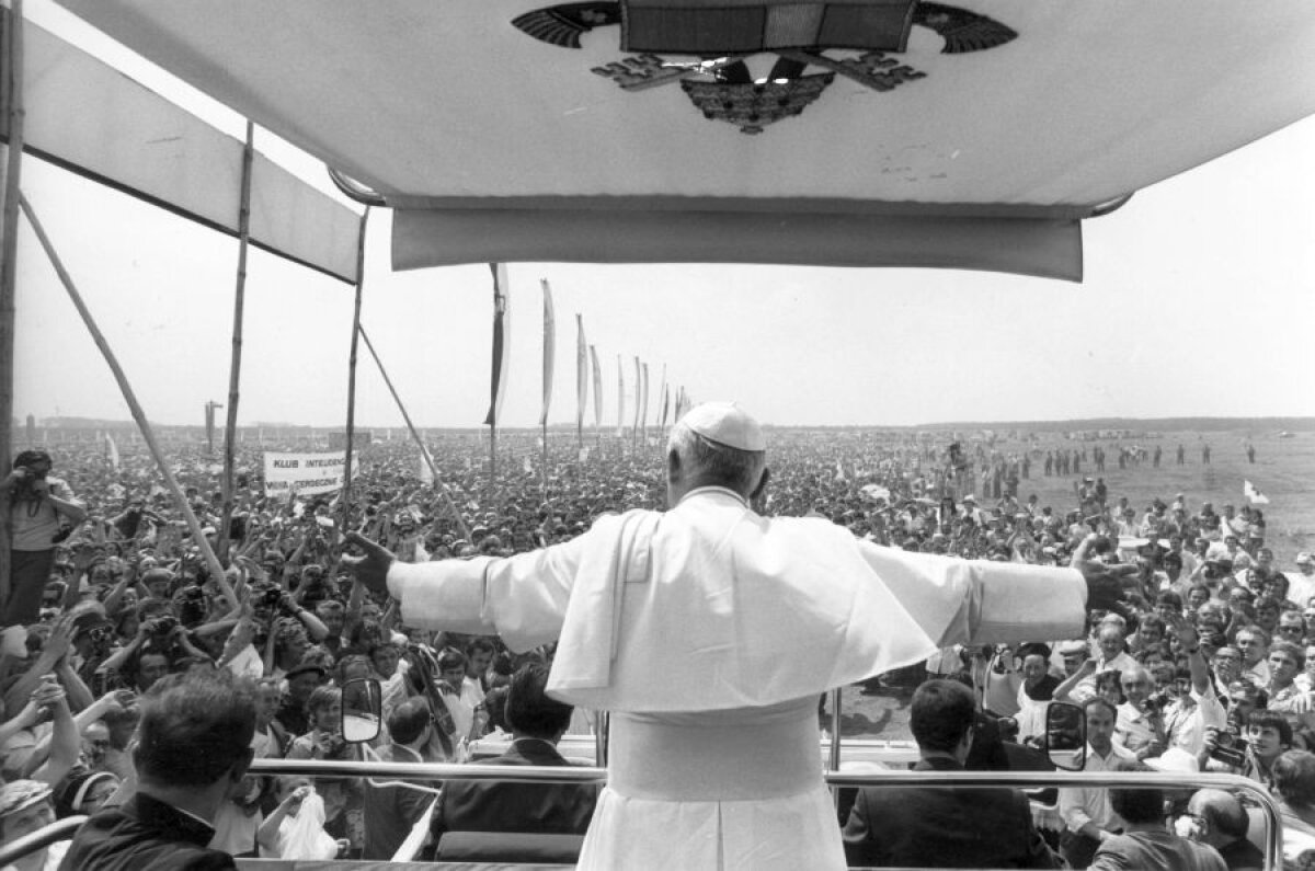 Papa Ioan Paul al II-lea. 100 de ani de la nașterea celui mai iubit Suveran Pontif: membru onorific la un club din Bundesliga și multiple legături cu sportul