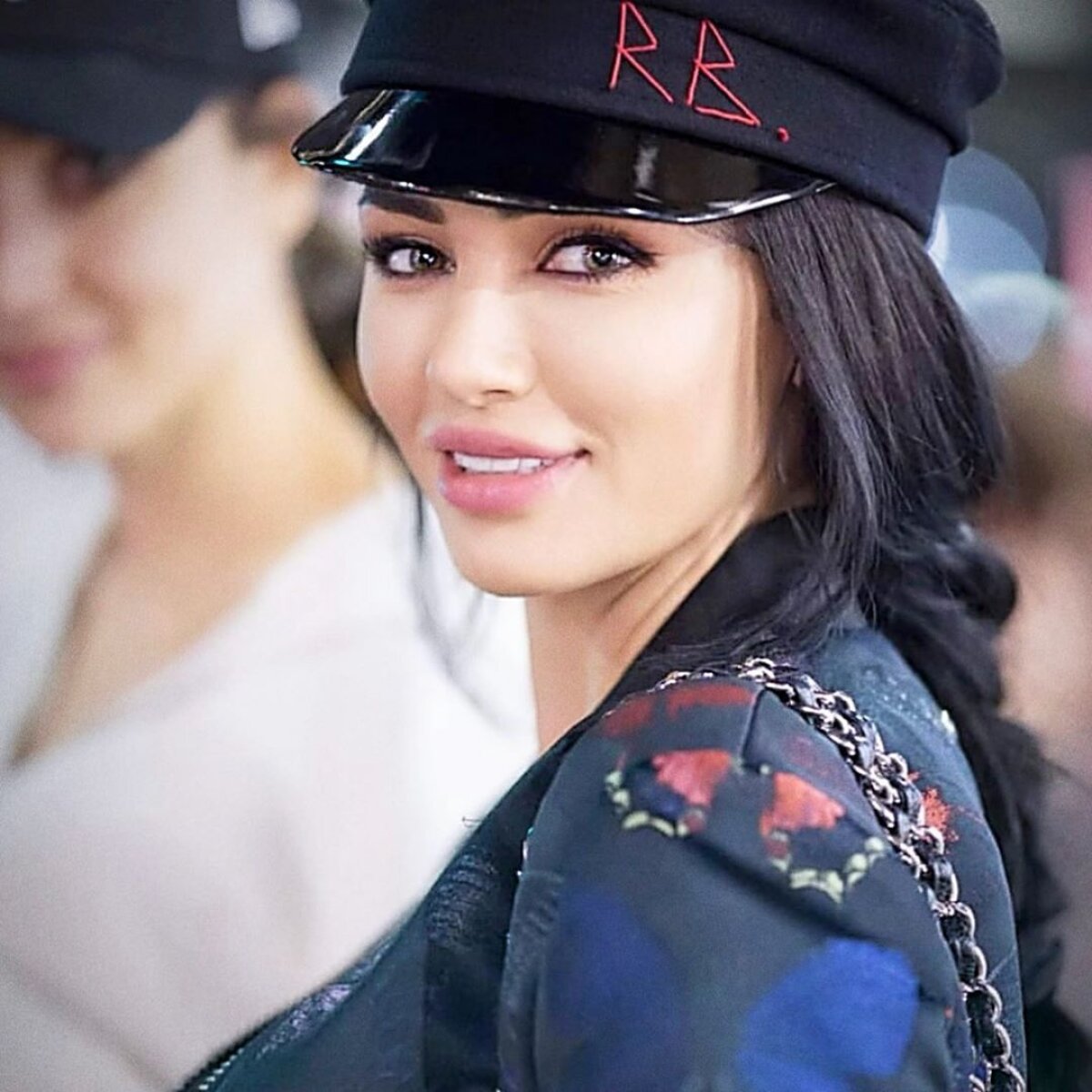 GALERIE FOTO Este una dintre cele mai dorite românce. A pus pe jar toți fotbaliștii cu cele mai recente fotografii