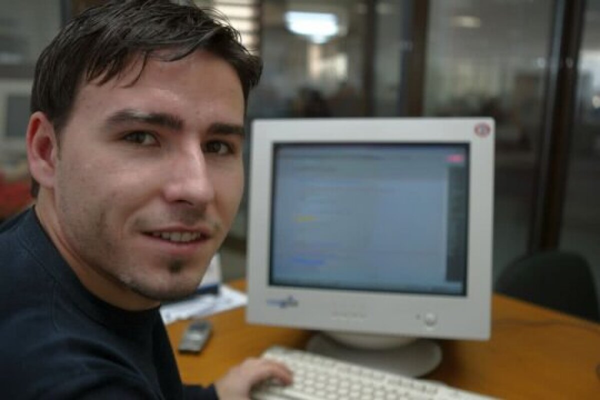 POVESTE GSP. „L-au arestat pe Adrian Cristea, stau polițiștii cu armele pe el!” » Momente incredibile pe aeroport: „You're very stupid, very stupid”