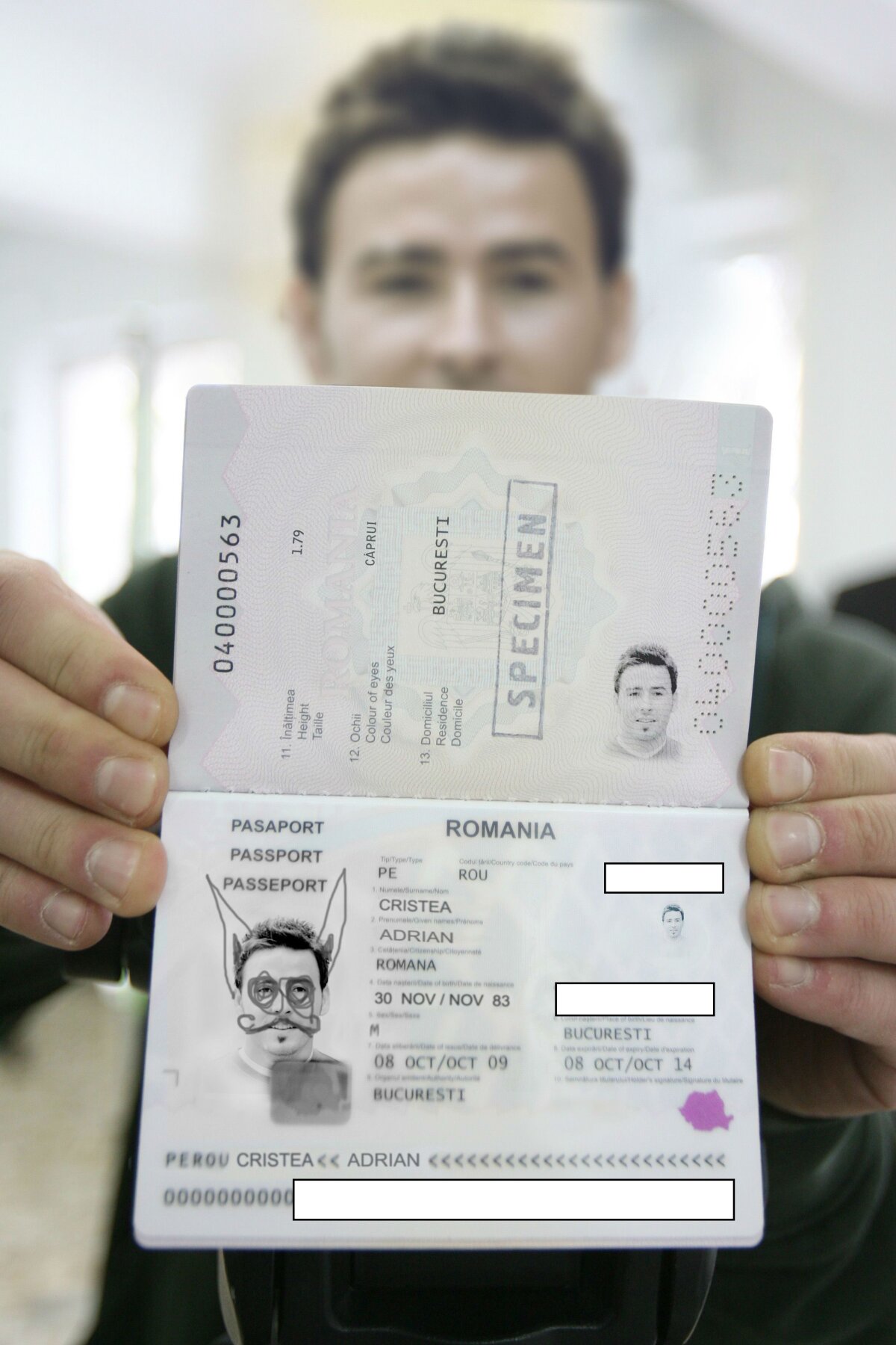 POVESTE GSP. „L-au arestat pe Adrian Cristea, stau polițiștii cu armele pe el!” » Momente incredibile pe aeroport: „You're very stupid, very stupid”