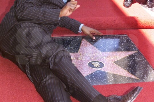 Earvin “Magic”
Johnson. Unul dintre
giganții baschetului
mondial a rezistat în
fața necruțătoarei
maladii. Și a ajutat
mulți alți oameni atinși
de virusul HIV