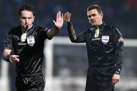 Colţescu a arbitrat-o de 14 ori pe Dinamo şi de 21 de ori pe Rapid